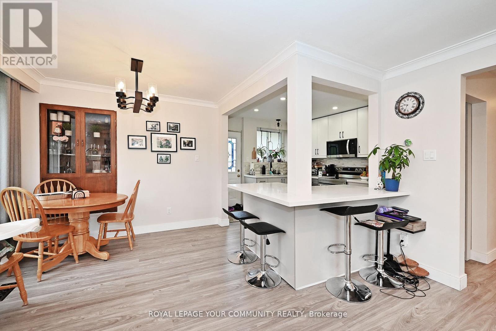 39 Penworth Road, Toronto, ON - Indoor Photo Showing Dining Room