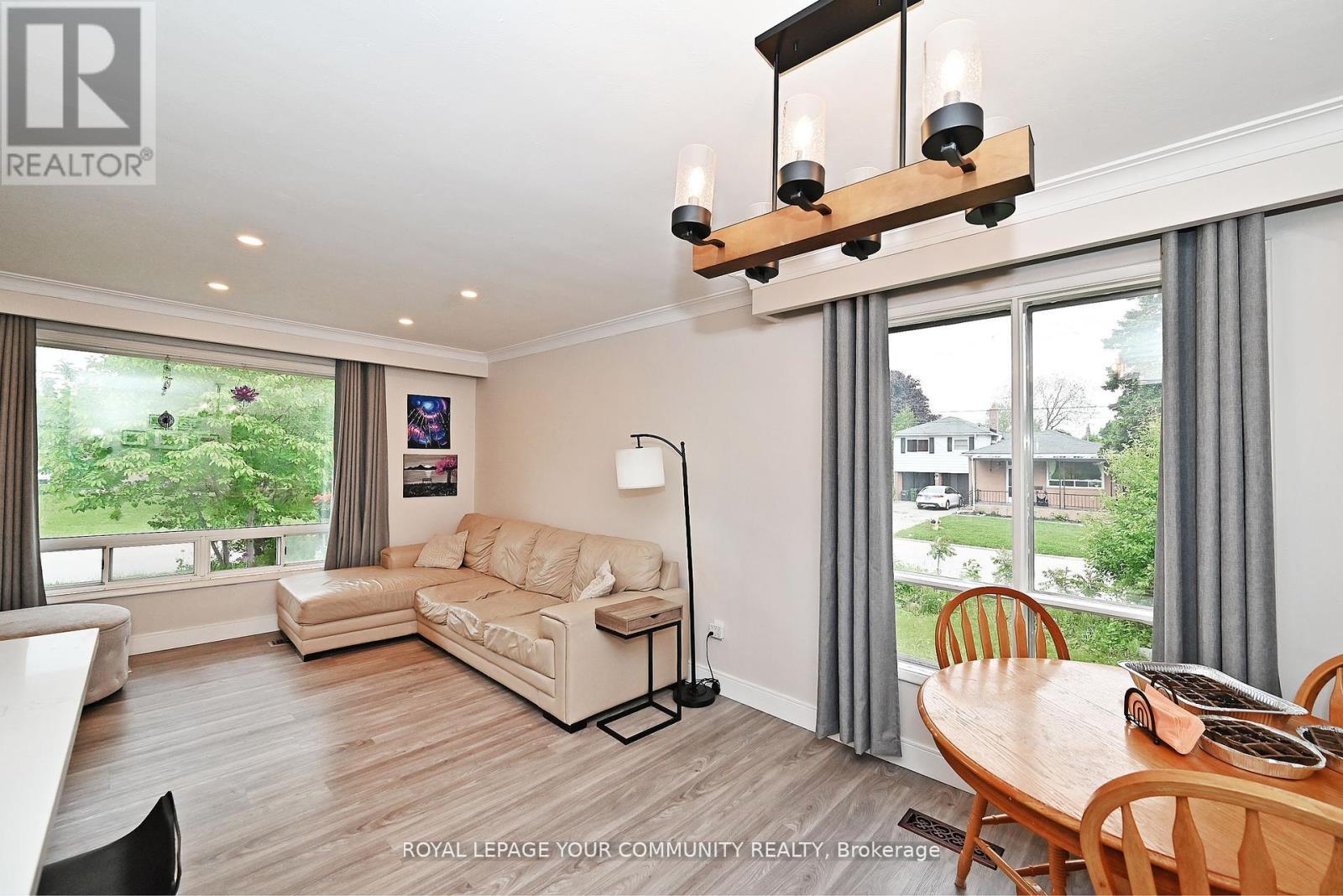 39 Penworth Road, Toronto, ON - Indoor Photo Showing Other Room
