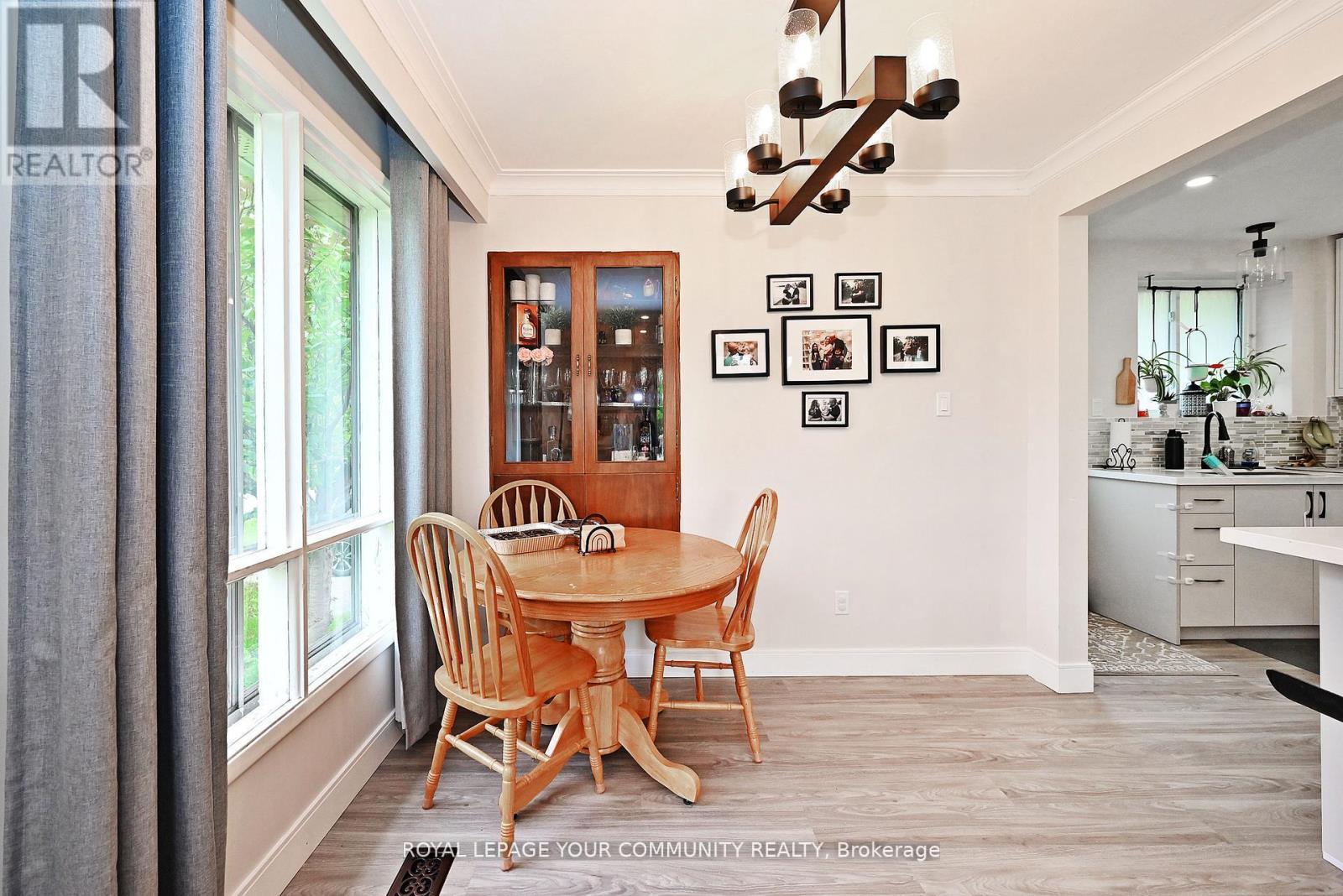 39 Penworth Road, Toronto, ON - Indoor Photo Showing Dining Room