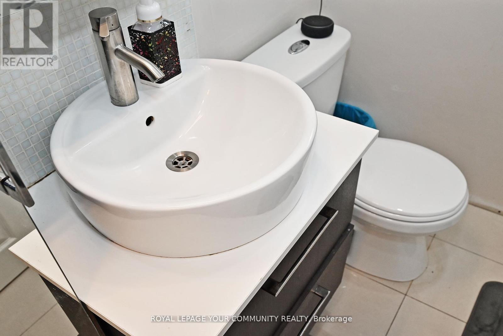 39 Penworth Road, Toronto, ON - Indoor Photo Showing Bathroom