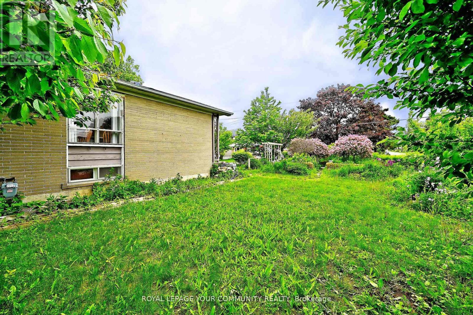 39 Penworth Road, Toronto, ON - Outdoor