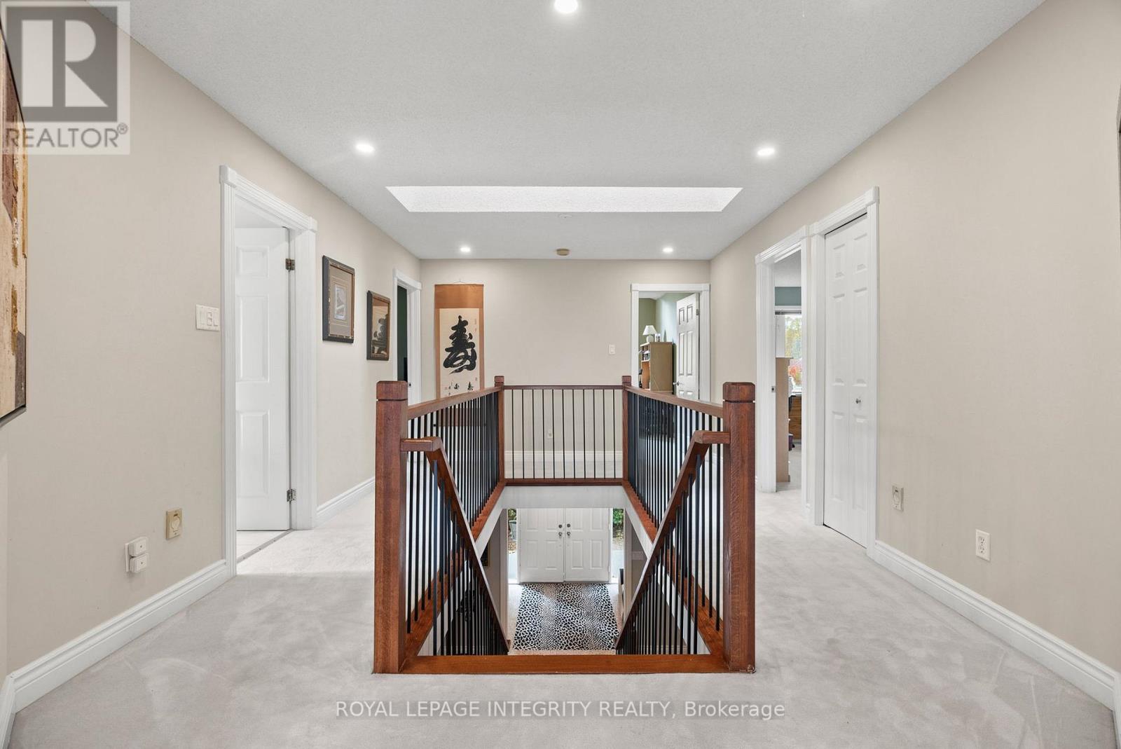 Beautiful Skylight Detail on Upper Floor - 6 Marchbrook Circle, Ottawa, ON - Indoor Photo Showing Other Room