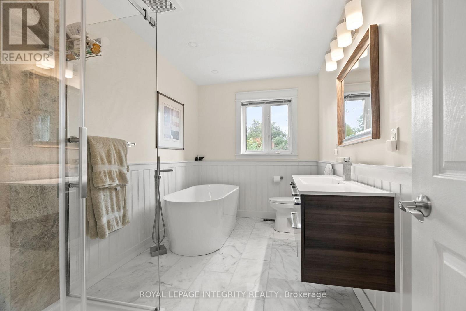 Main Bathroom - 6 Marchbrook Circle, Ottawa, ON - Indoor Photo Showing Bathroom