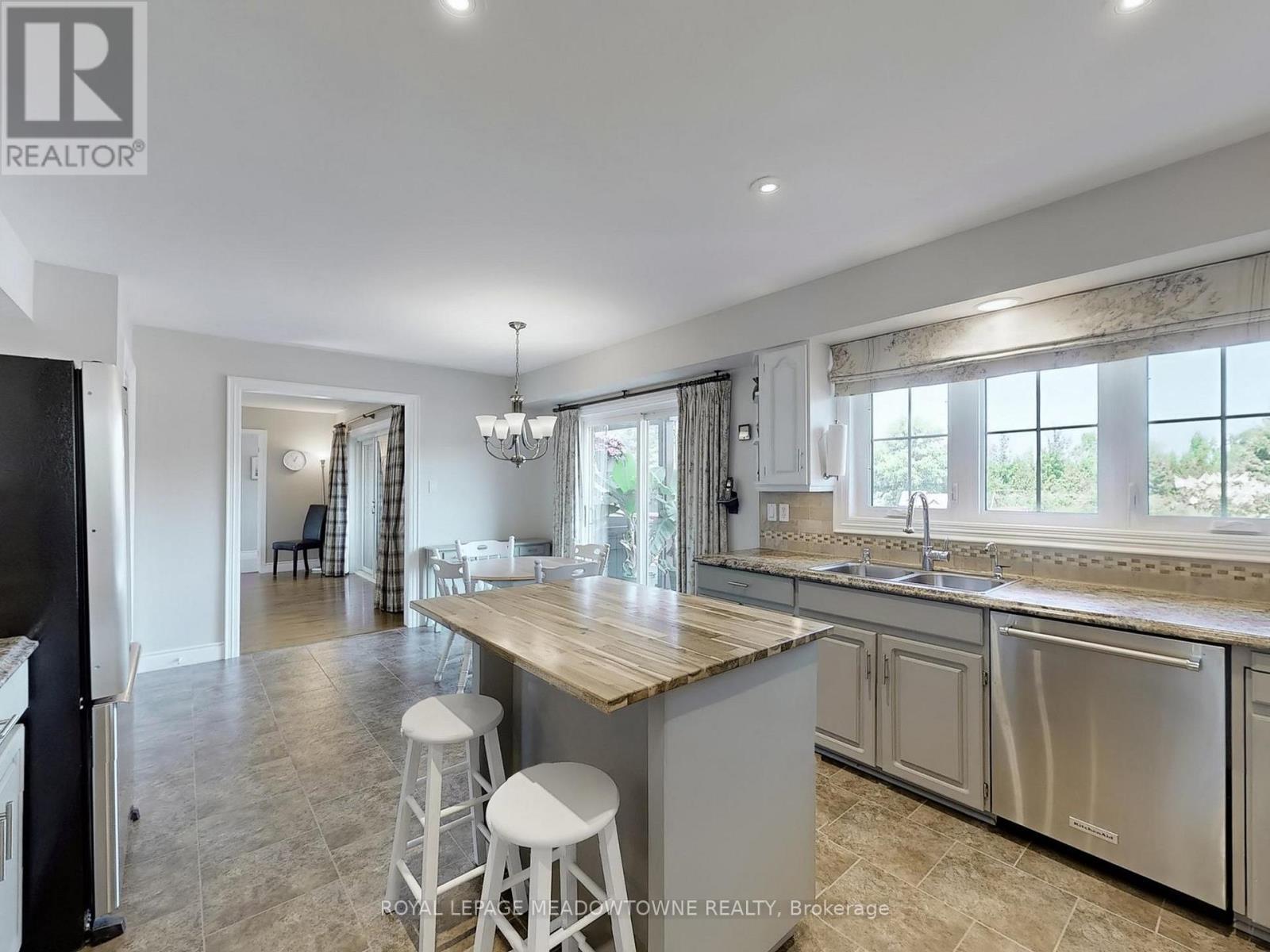 4905 First Line, Erin, ON - Indoor Photo Showing Living Room With Fireplace