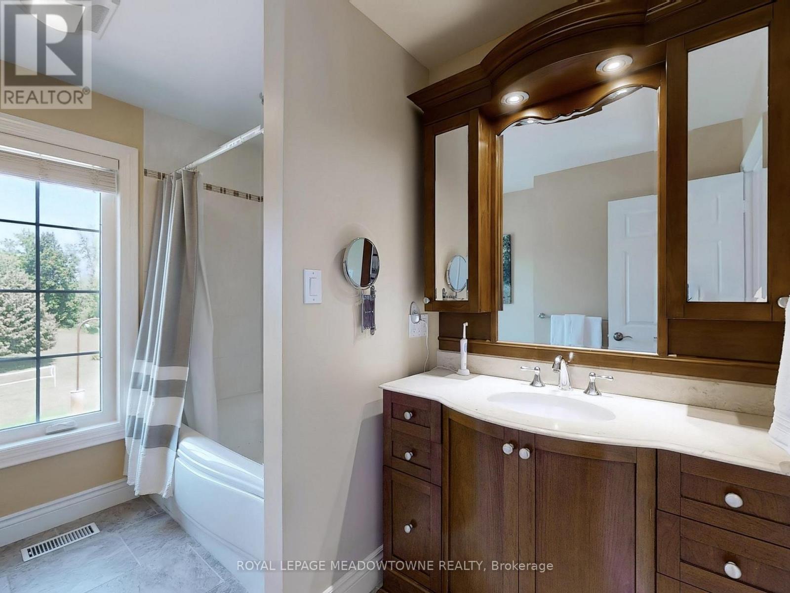 4905 First Line, Erin, ON - Indoor Photo Showing Other Room