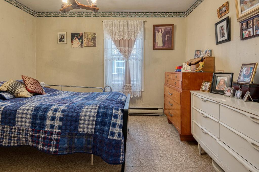 Chambre à coucher - 479 - 485 Rue Notre-Dame, Drummondville, QC - Indoor Photo Showing Bedroom