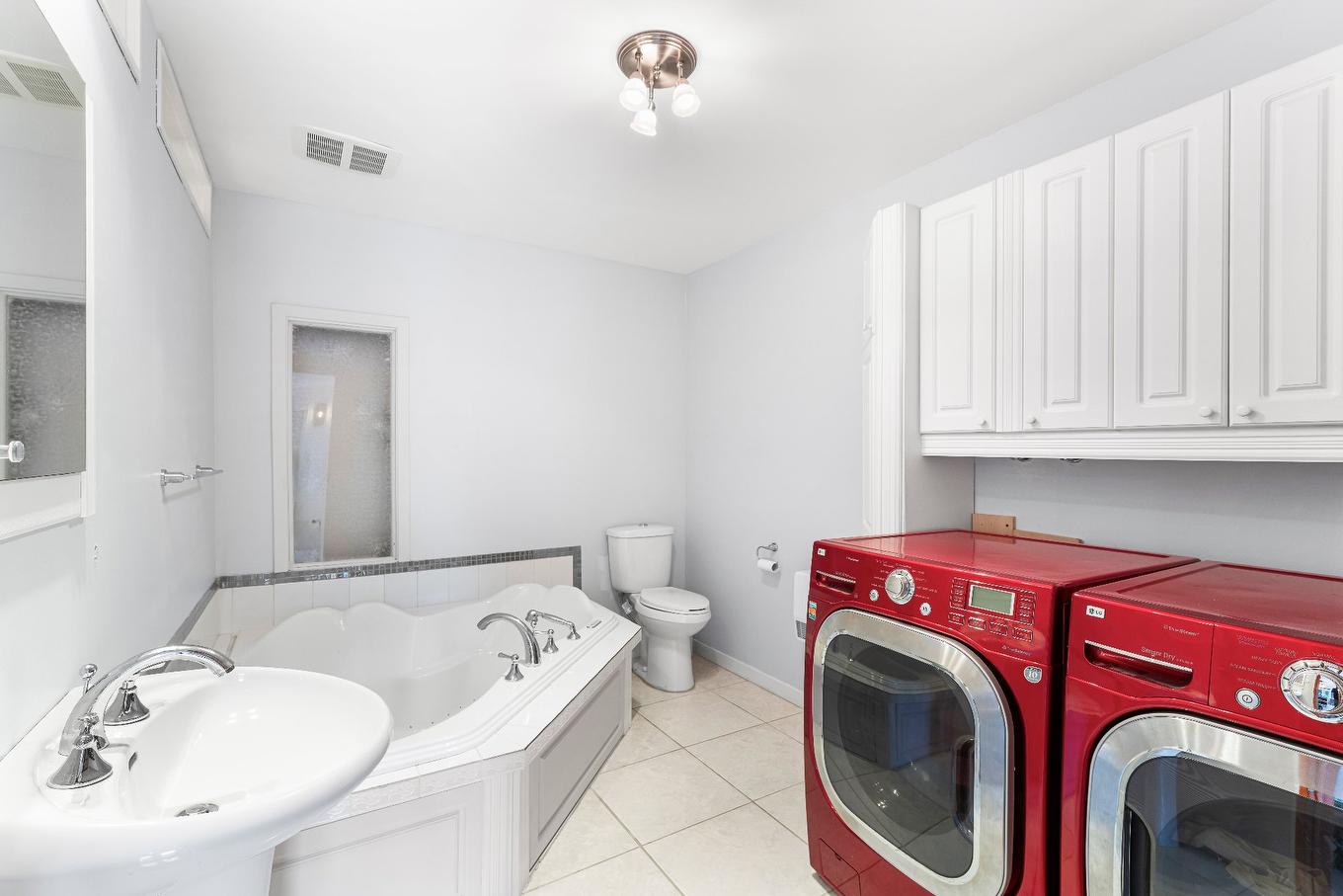 Salle de bains - 217 Rue Brodeur, Magog, QC - Indoor Photo Showing Laundry Room