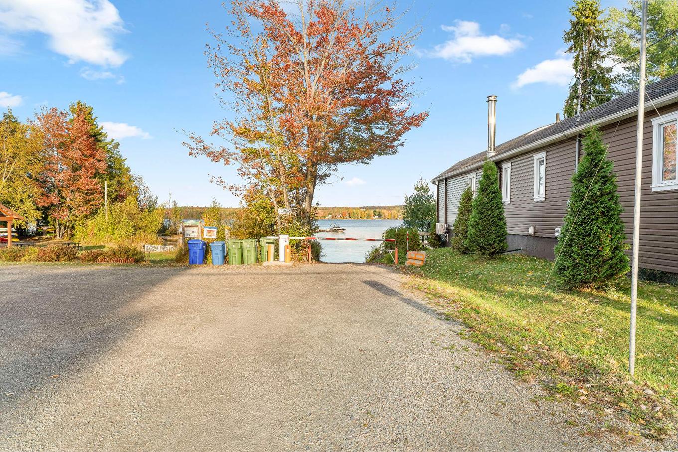 Accès au plan d'eau - 217 Rue Brodeur, Magog, QC - Outdoor