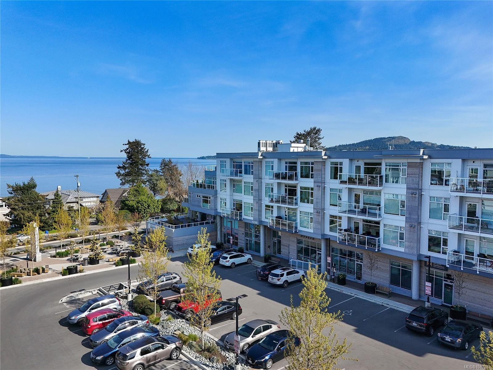 302-5118 Cordova Bay Rd, Saanich, BC - Outdoor With View