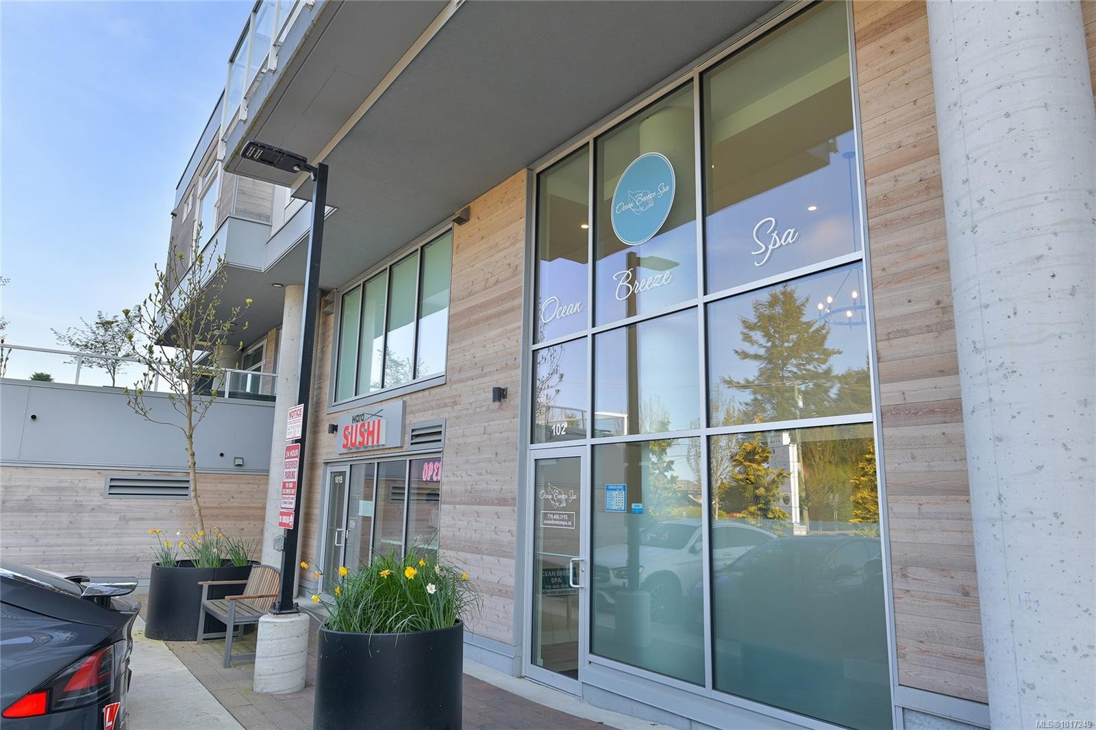 302-5118 Cordova Bay Rd, Saanich, BC - Outdoor With Exterior