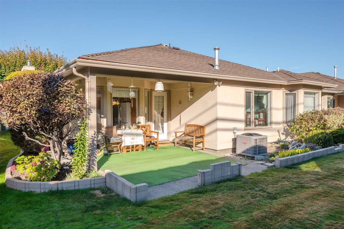 53-3333 South Main Street, Penticton, BC - Outdoor