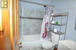 Upstairs 4 piece bath -