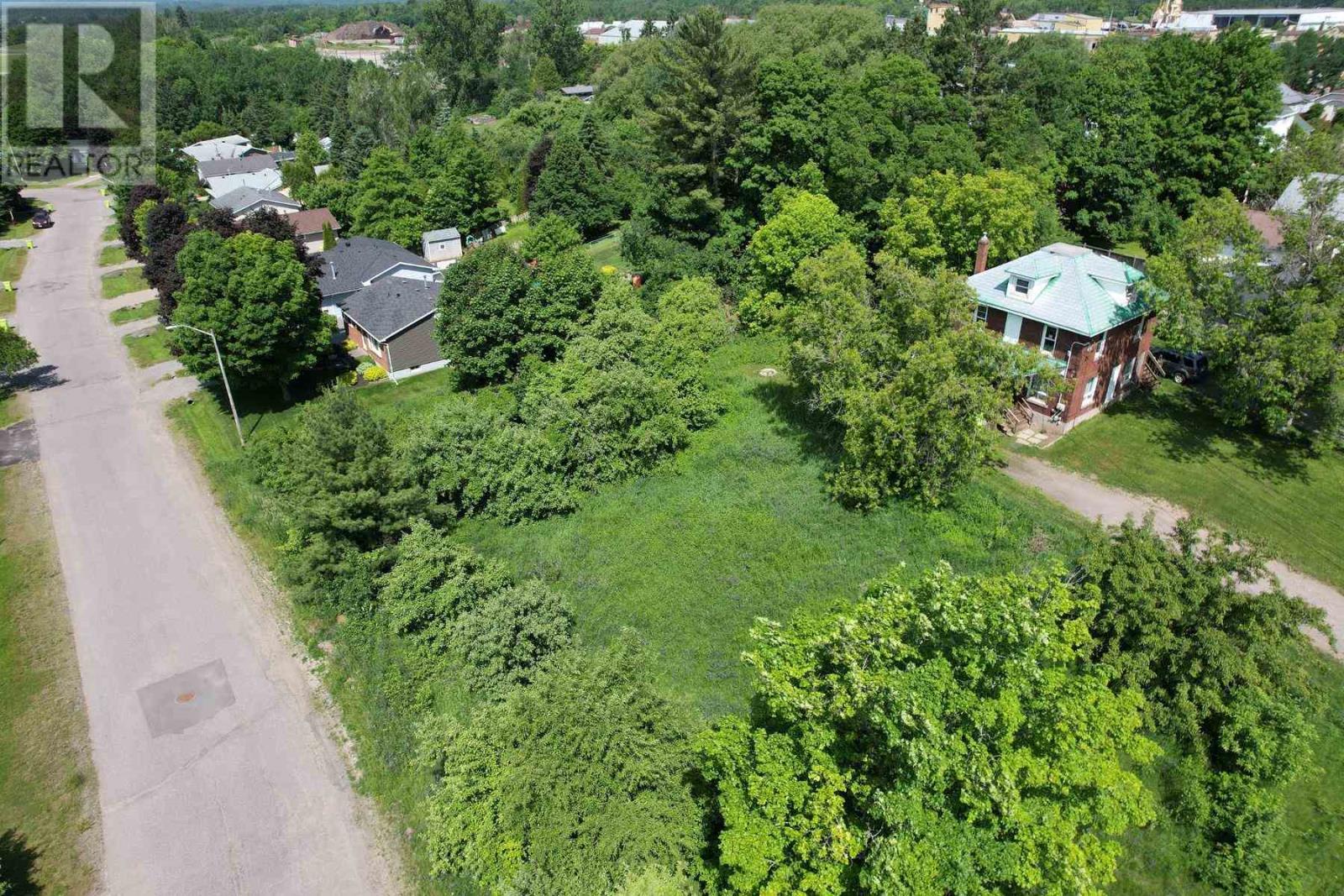 1051-19 Peoples And Hillside Rd, Sault Ste. Marie, ON