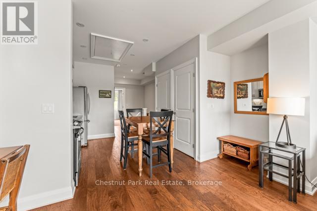 B#206 - 1869 Muskoka Road 118 Highway W, Muskoka Lakes (Monck (Muskoka Lakes)), ON - Indoor Photo Showing Dining Room