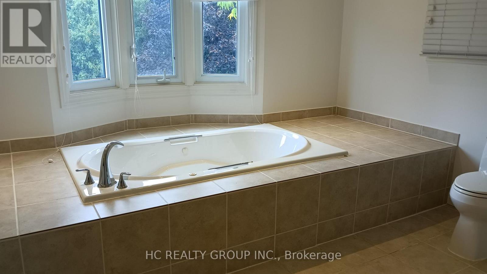 52 Chiltern Hill, Richmond Hill, ON - Indoor Photo Showing Bathroom