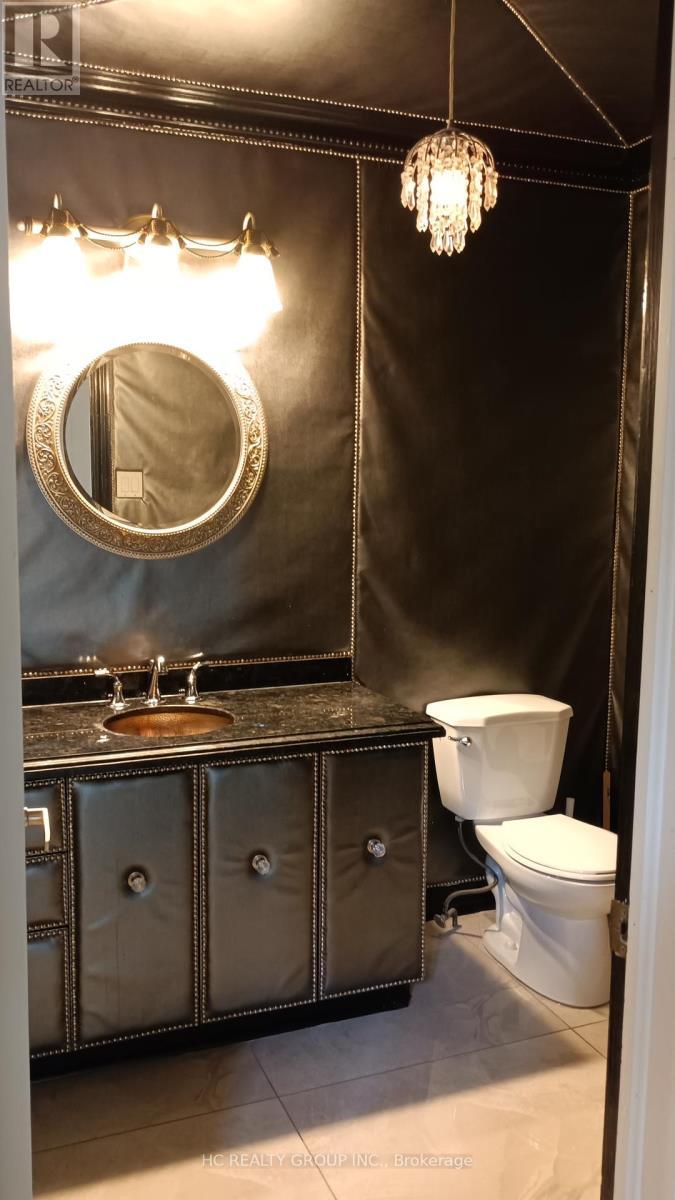 52 Chiltern Hill, Richmond Hill, ON - Indoor Photo Showing Bathroom