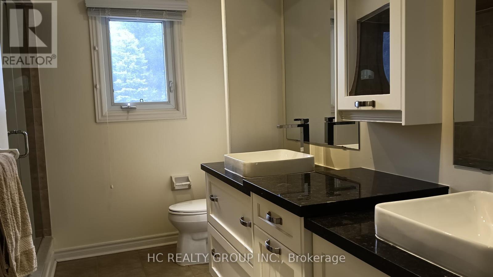 52 Chiltern Hill, Richmond Hill, ON - Indoor Photo Showing Bathroom