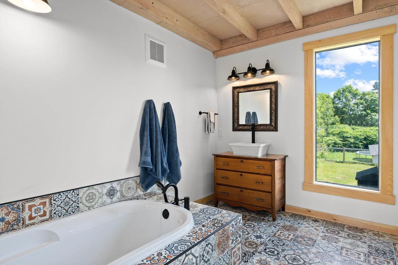 173 New Harbour Road, Blandford, NS