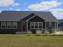 25 Lakewood Drive Brooklyn, NS B0N 2A0