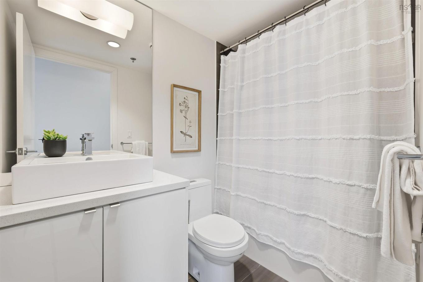 526 1065 Barrington Street, Halifax, NS