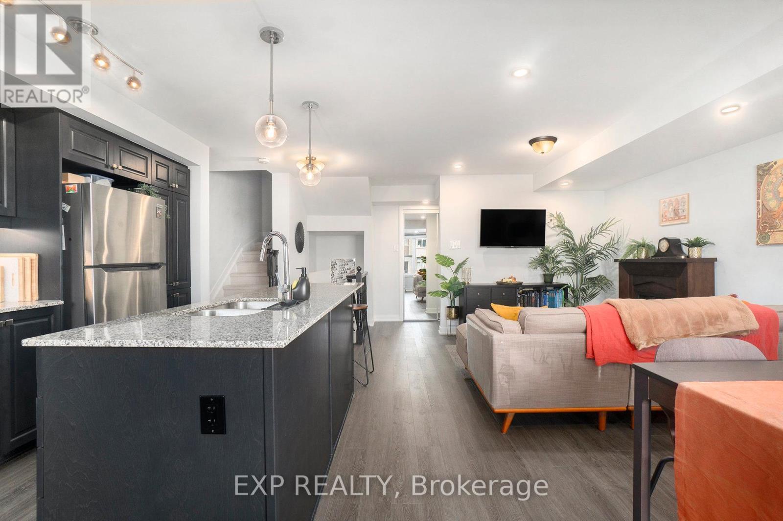 770 Mikinak Road, Ottawa, ON - Indoor