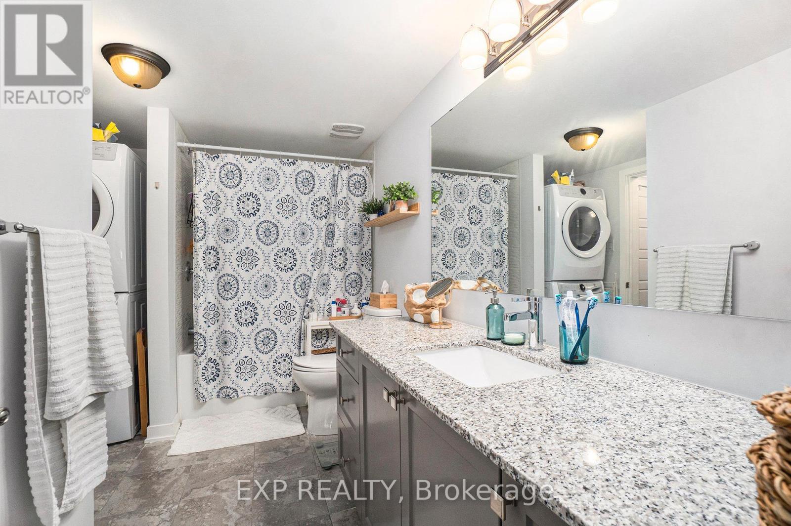 770 Mikinak Road, Ottawa, ON - Indoor Photo Showing Bathroom