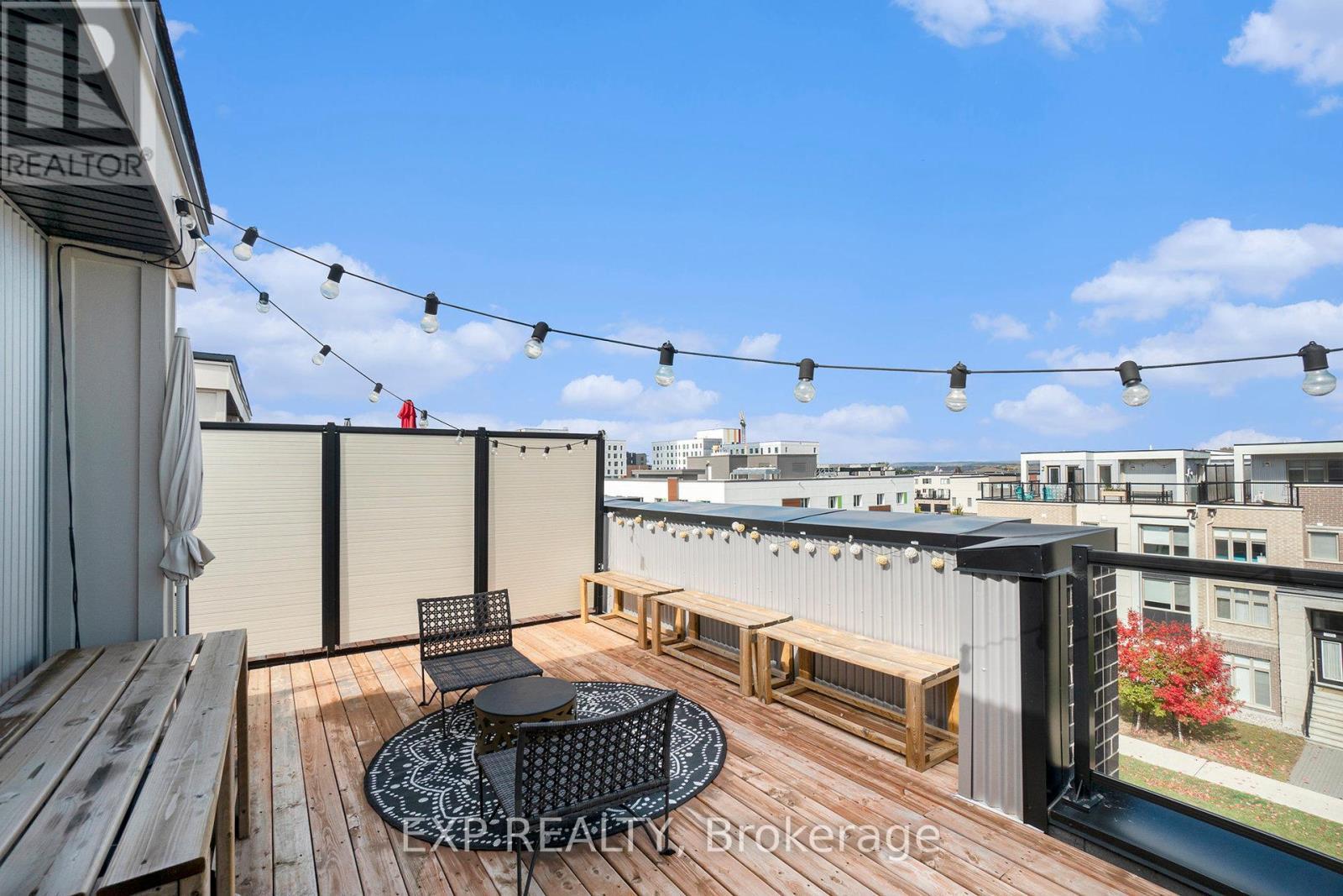 770 Mikinak Road, Ottawa, ON - Outdoor