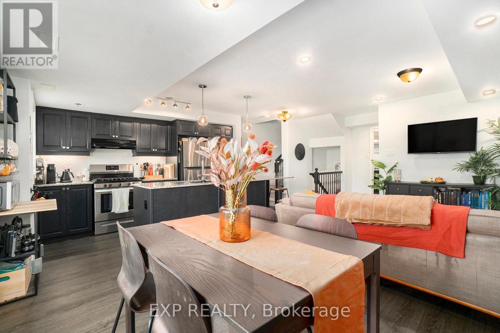 770 Mikinak Road, Ottawa, ON - Indoor