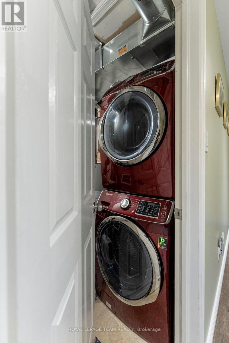 368 Crownridge Drive, Ottawa, ON - Indoor Photo Showing Laundry Room