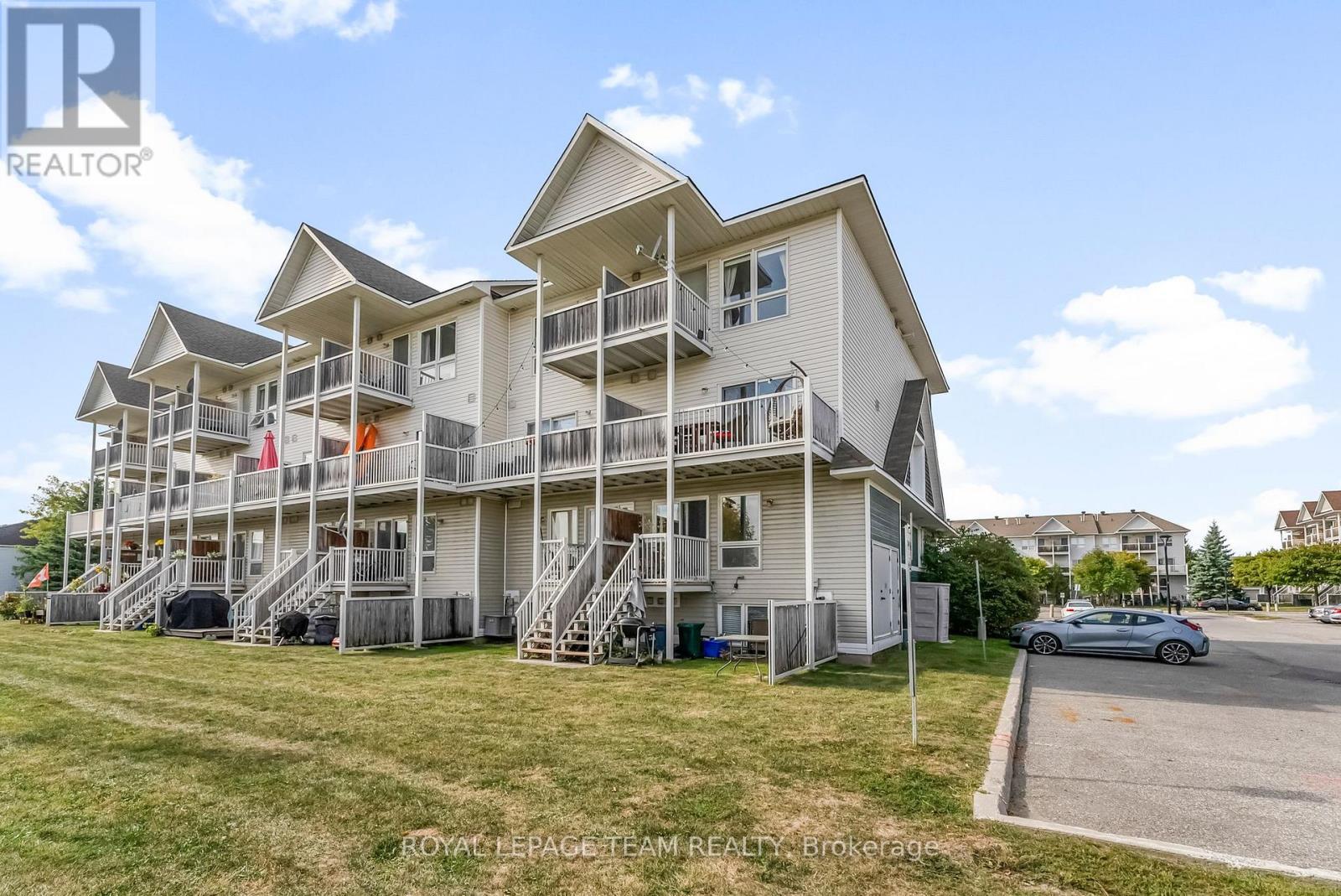 368 Crownridge Drive, Ottawa, ON - Outdoor