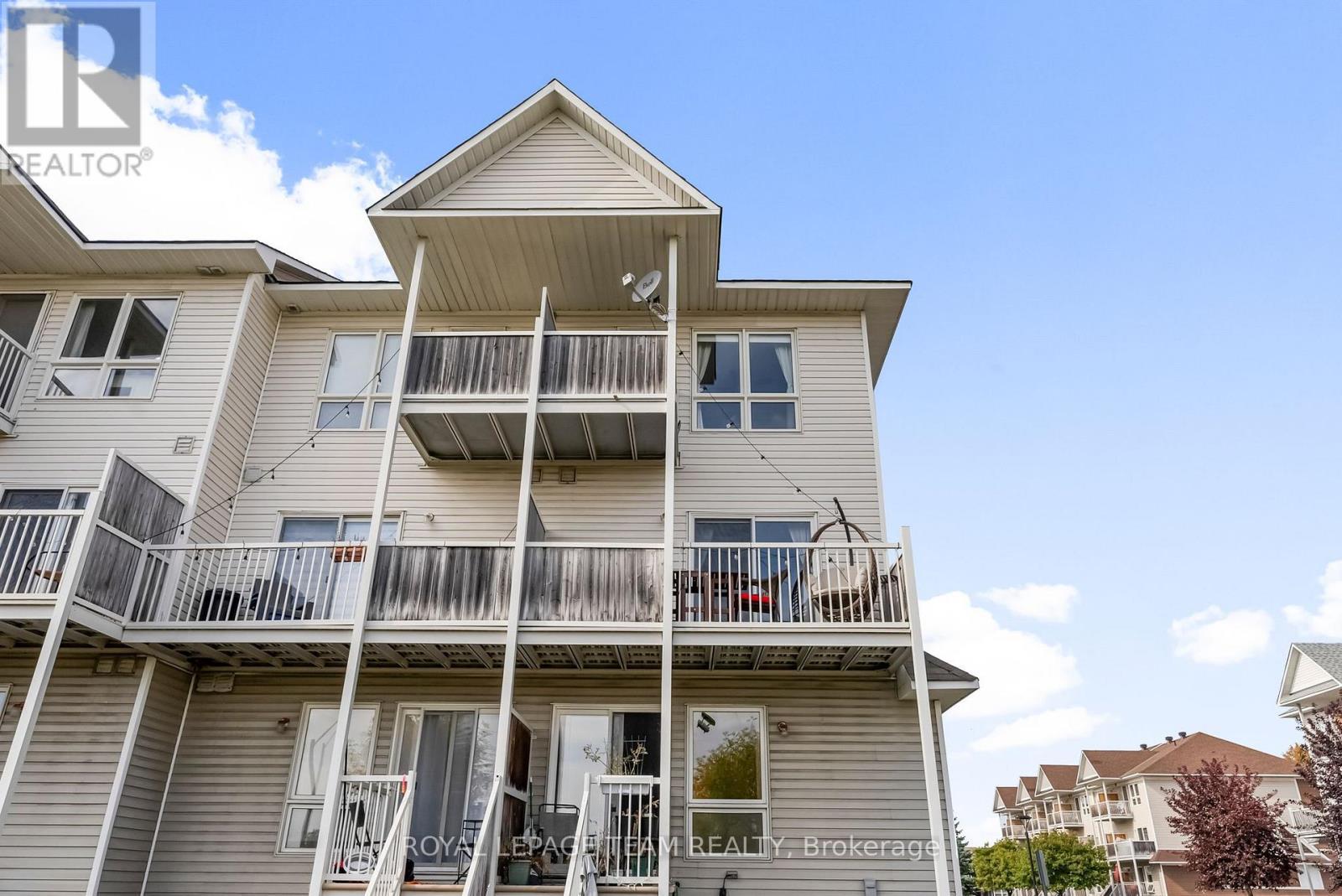 368 Crownridge Drive, Ottawa, ON - Outdoor