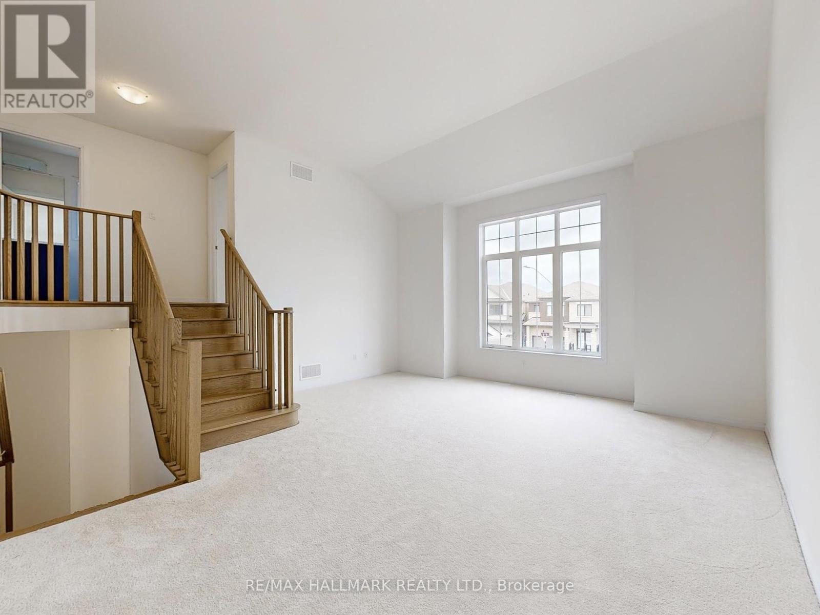 40 Velvet Way, Thorold, ON - Indoor Photo Showing Other Room