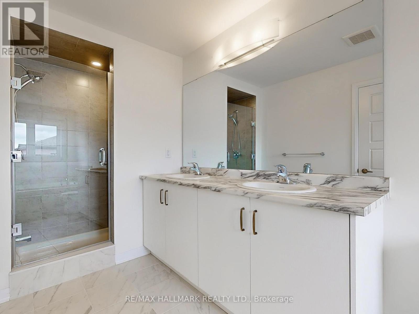 40 Velvet Way, Thorold, ON - Indoor Photo Showing Bathroom