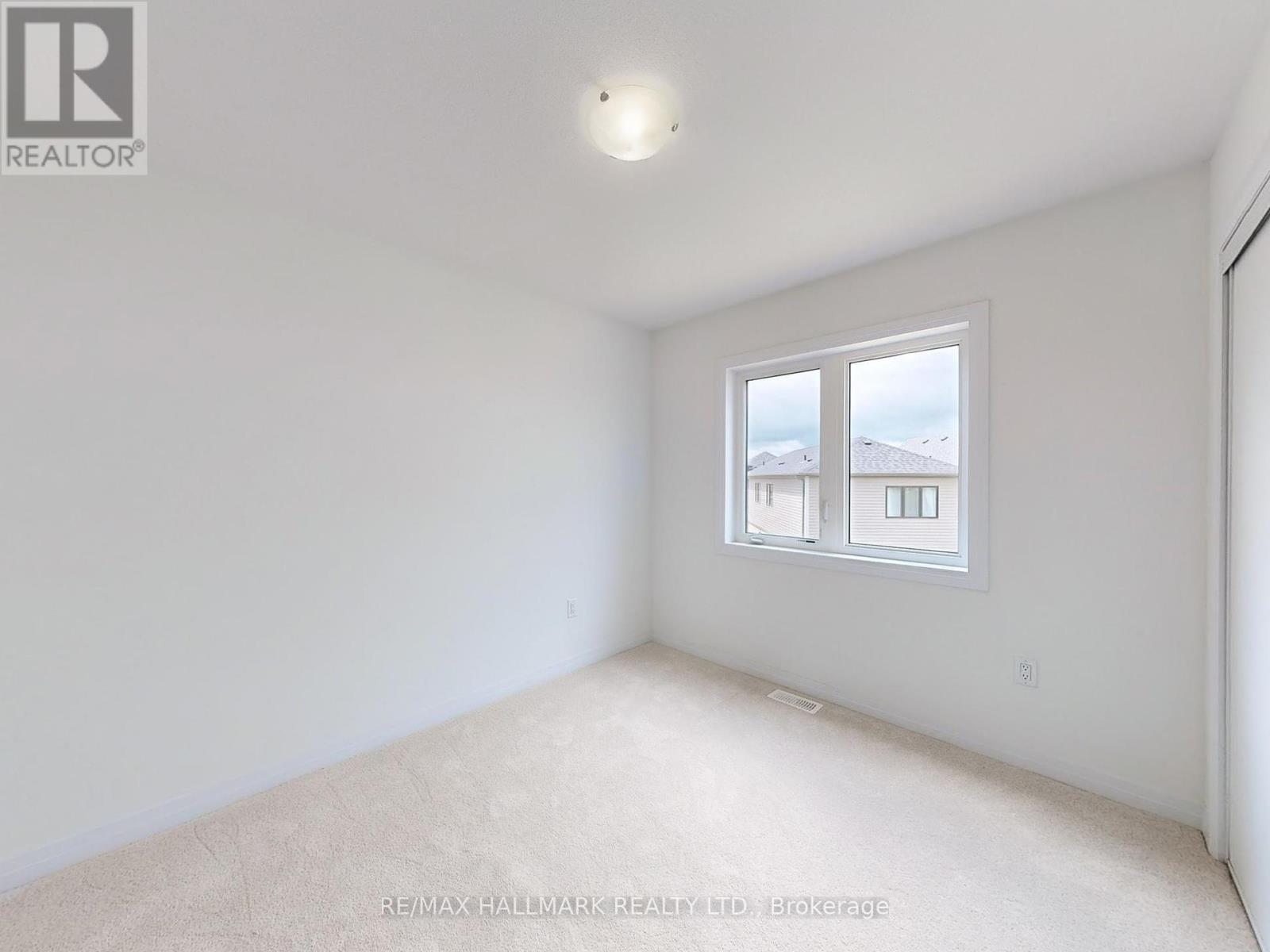 40 Velvet Way, Thorold, ON - Indoor Photo Showing Other Room