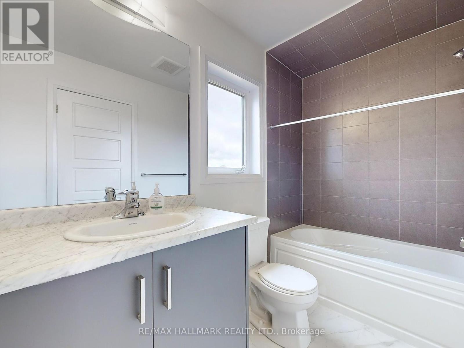 40 Velvet Way, Thorold, ON - Indoor Photo Showing Bathroom