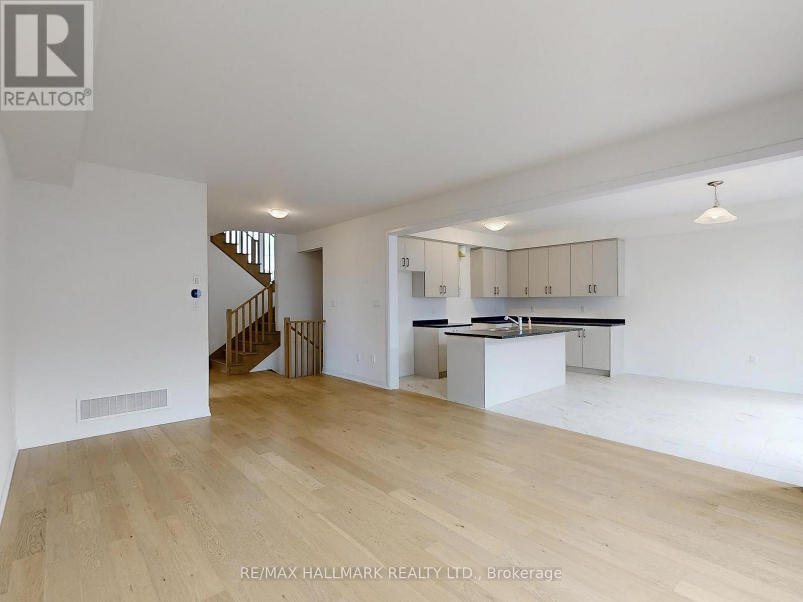 40 Velvet Way, Thorold, ON - Indoor Photo Showing Kitchen