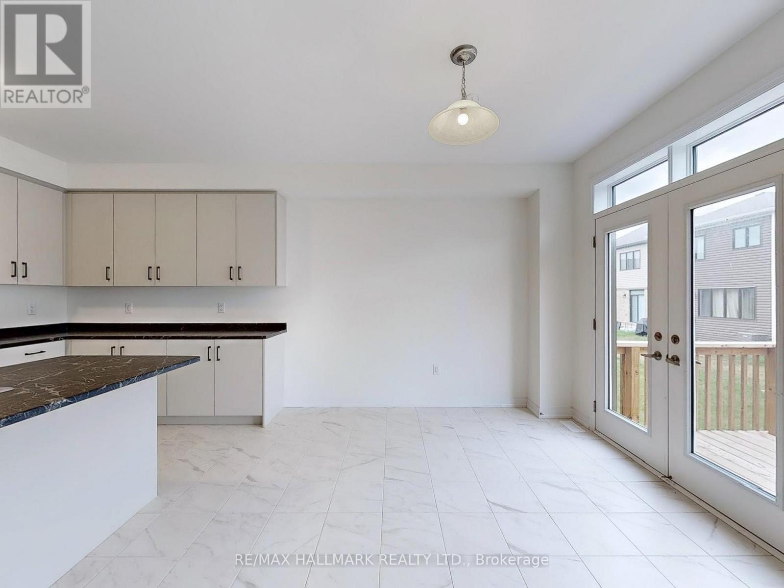 40 Velvet Way, Thorold, ON - Indoor Photo Showing Kitchen