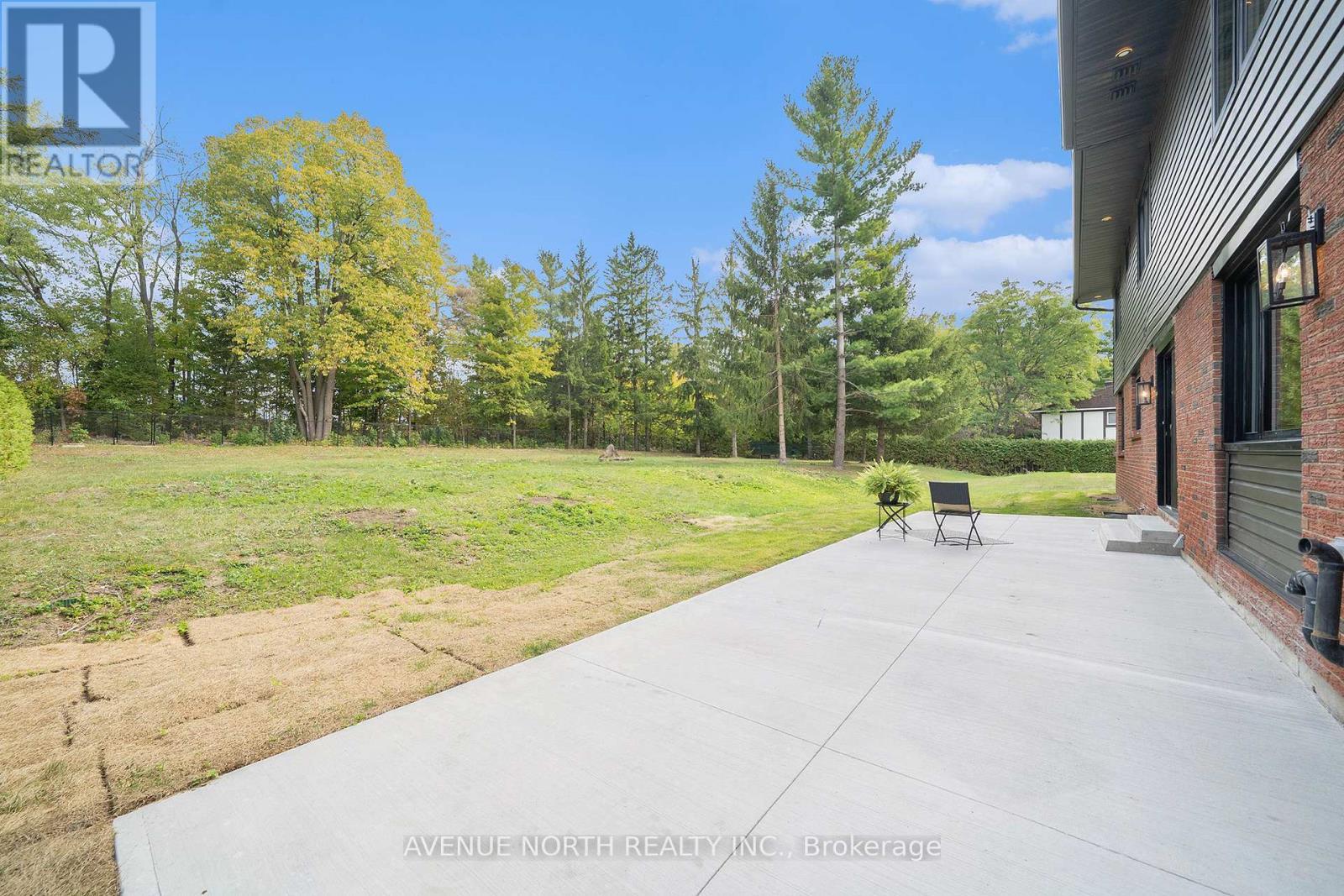 19 Newland Drive, Ottawa, ON - Outdoor