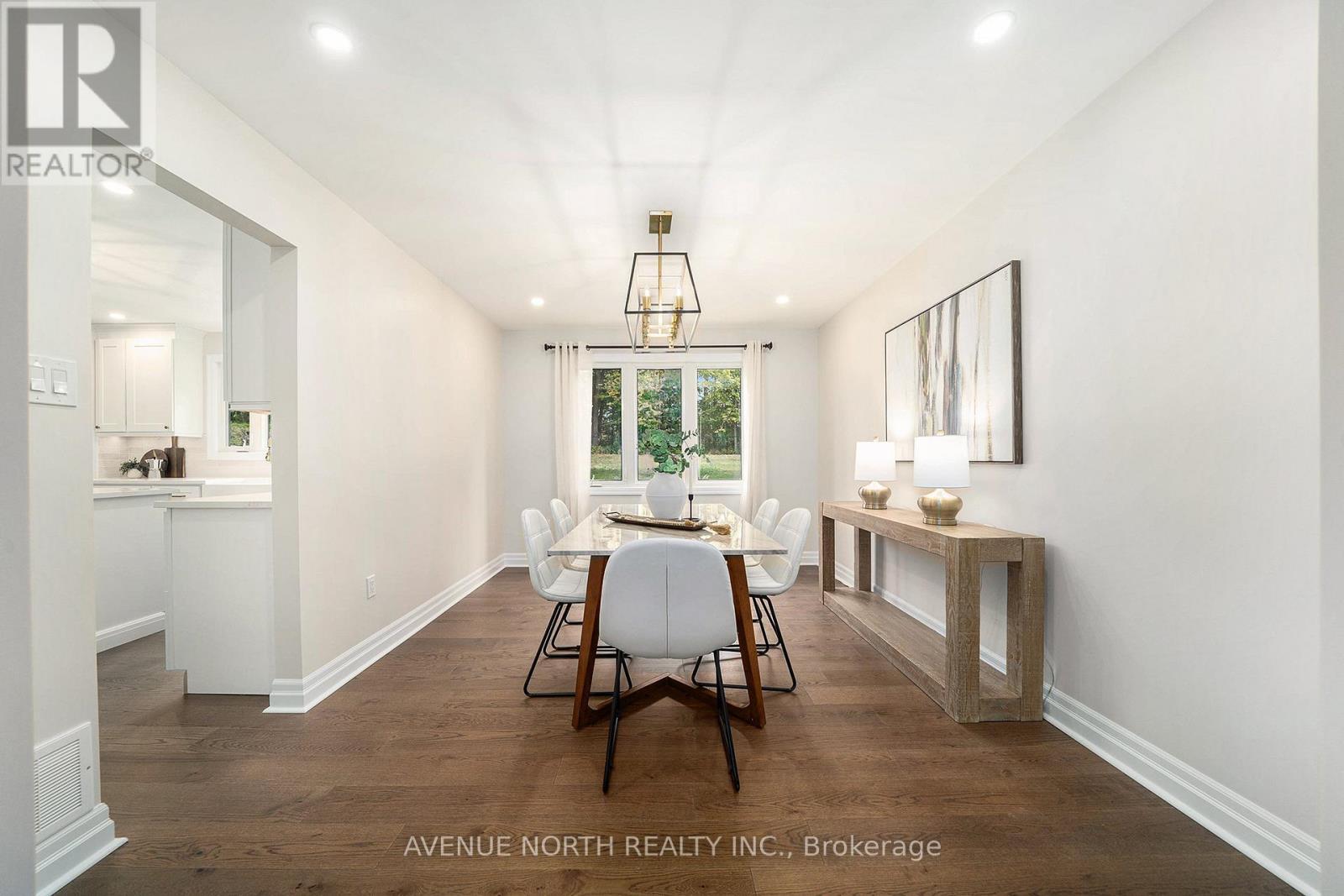 19 Newland Drive, Ottawa, ON - Indoor Photo Showing Dining Room