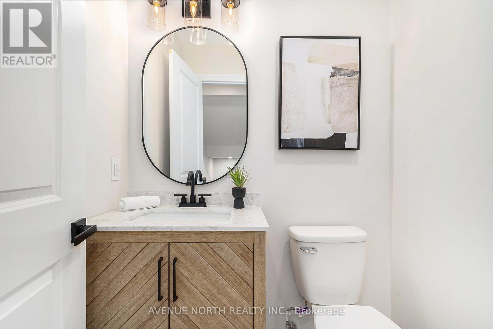 19 Newland Drive, Ottawa, ON - Indoor Photo Showing Bathroom