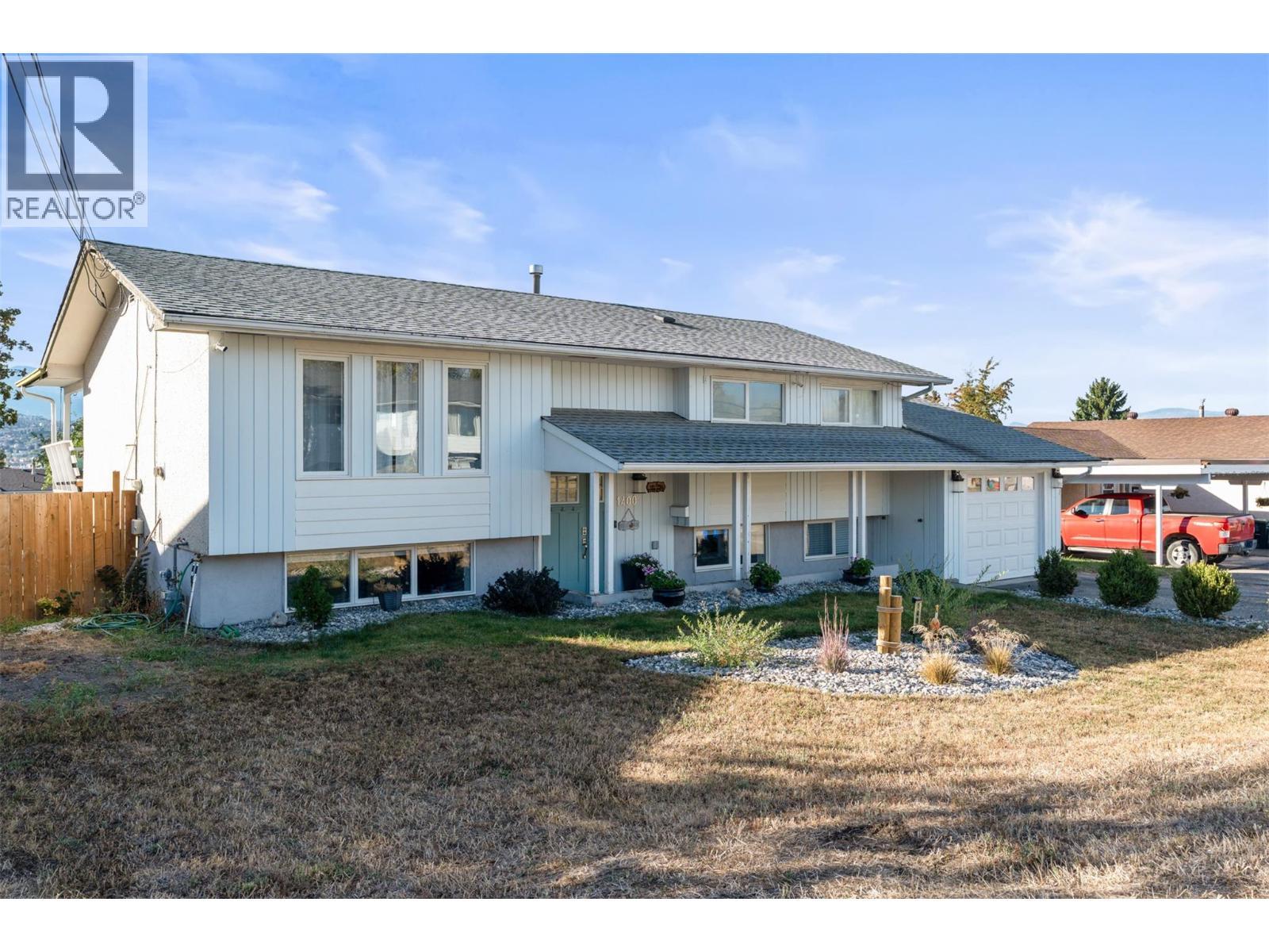 1400 30 Avenue, Vernon, BC - Outdoor With Facade