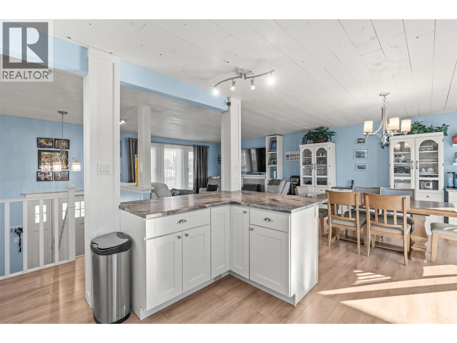 1400 30 Avenue, Vernon, BC - Indoor