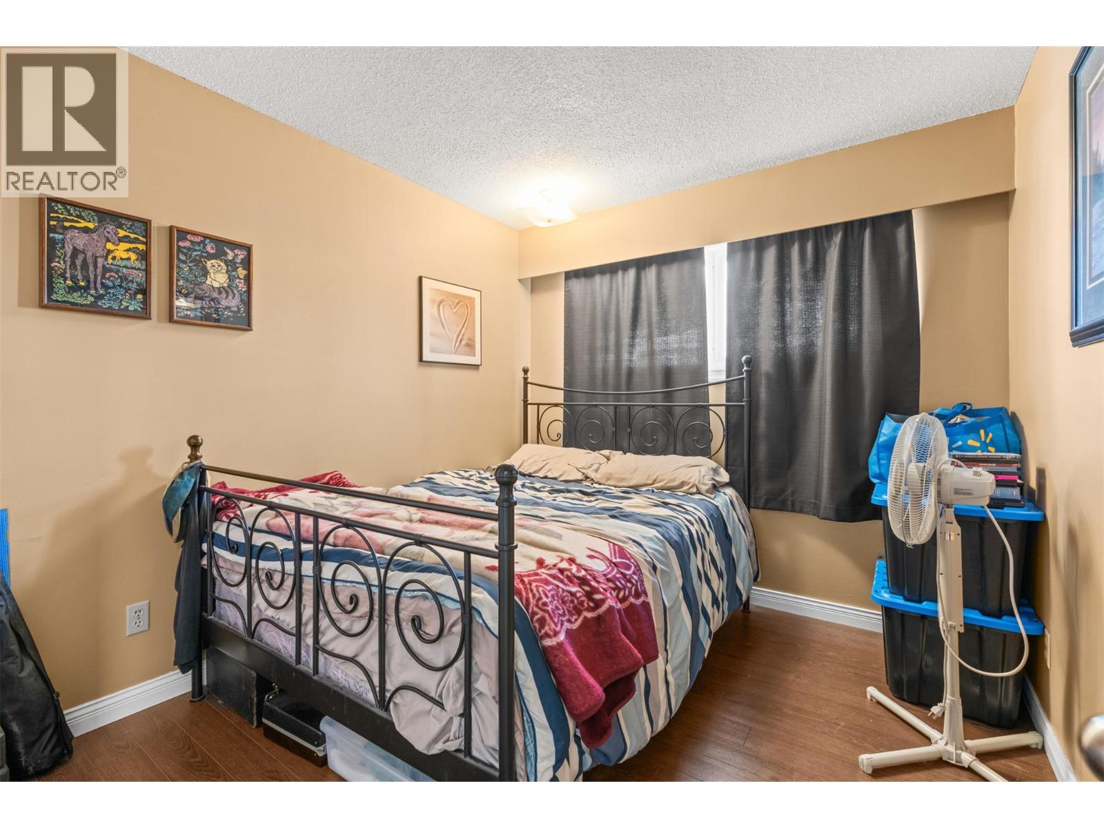 1400 30 Avenue, Vernon, BC - Indoor Photo Showing Bedroom