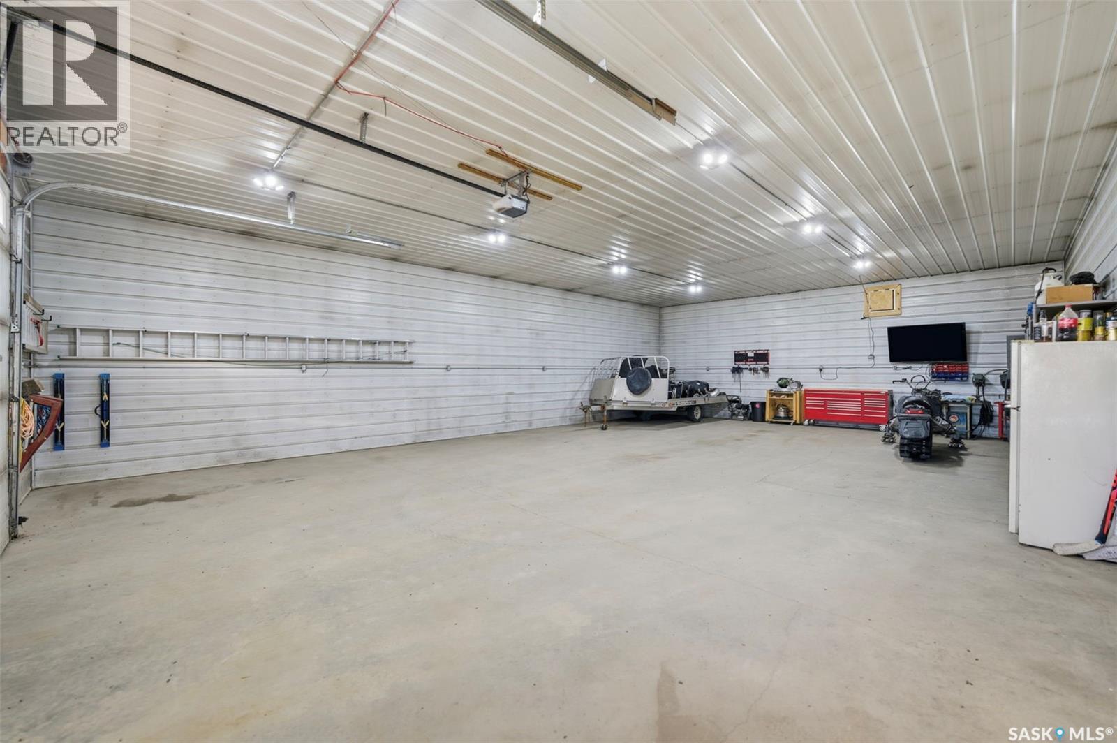 Wood-Sparrow Acreage, Vanscoy Rm No. 345, SK - Indoor Photo Showing Garage