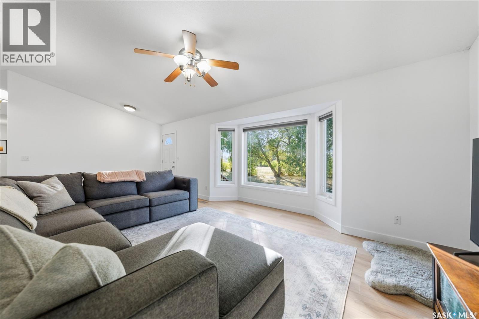 Wood-Sparrow Acreage, Vanscoy Rm No. 345, SK - Indoor Photo Showing Living Room