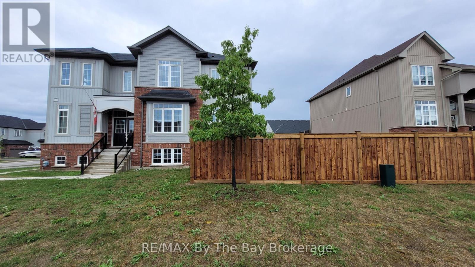 218 Roy Drive, Clearview (Stayner), ON - Outdoor With Facade