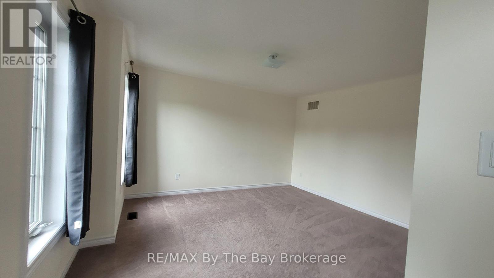 218 Roy Drive, Clearview (Stayner), ON - Indoor Photo Showing Other Room