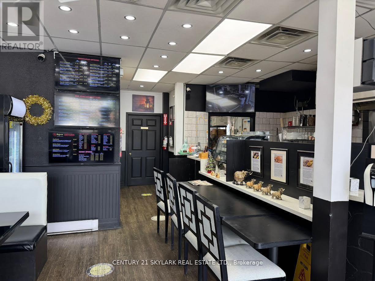 2 - 92 Simcoe Street N, Oshawa, ON