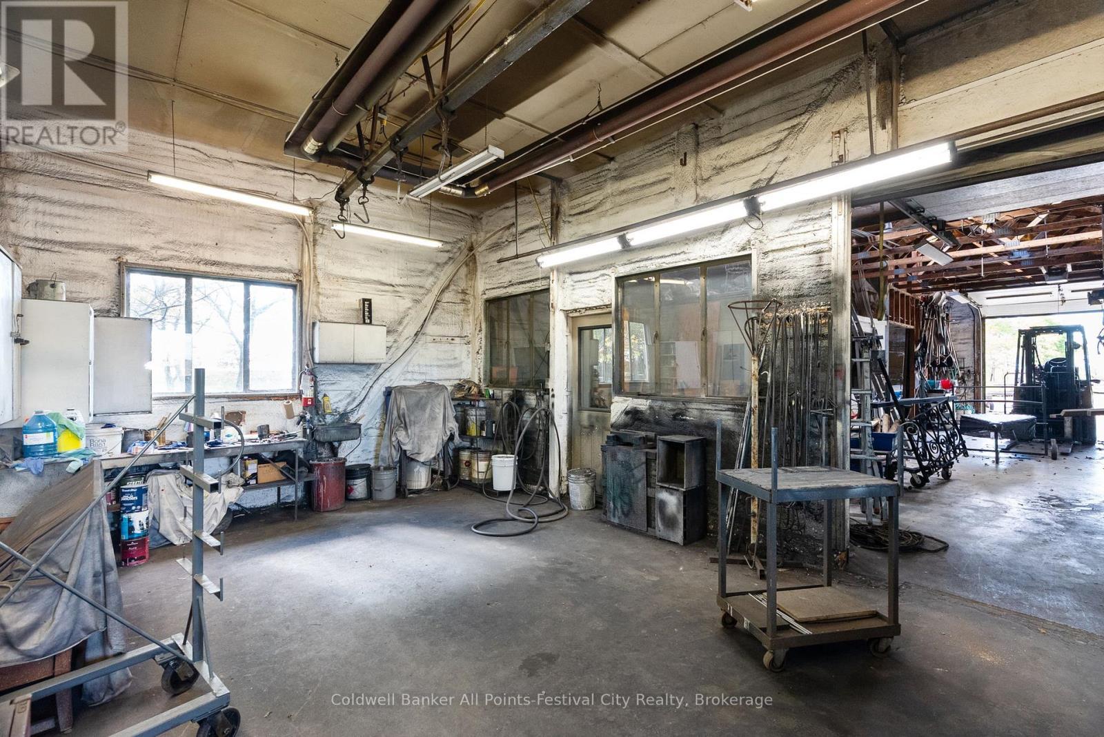 36404B Huron Road, Central Huron (Goderich), ON - Indoor Photo Showing Garage