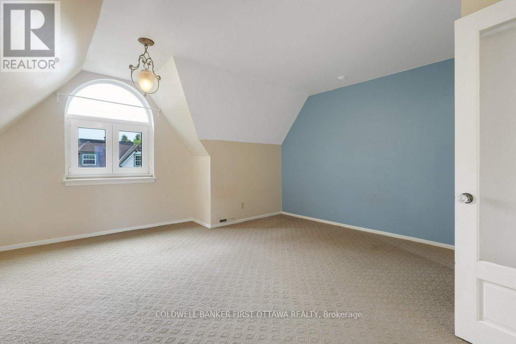 3rd Story Bed # 2 - 543 Besserer Street, Ottawa, ON - Indoor Photo Showing Other Room